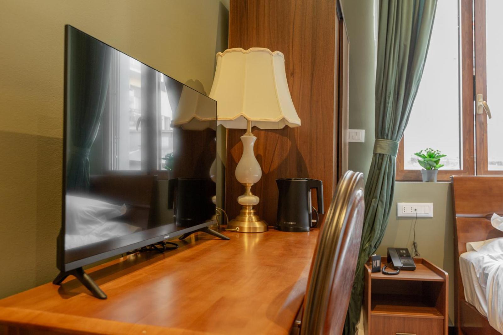 Modi Hotel Livorno Bagian luar foto